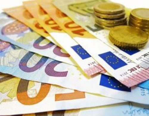 Bargeld Euro Scheine und Münzen